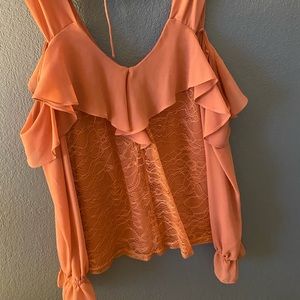 💥HOST PICK 💥 Cold shoulder orange lace blouse